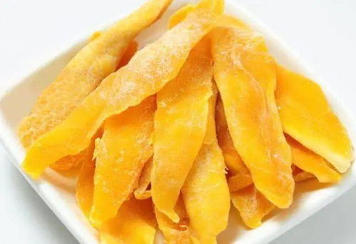 甜蜜时光的定格 草莓干、火龙果干与菠萝干的美味之选